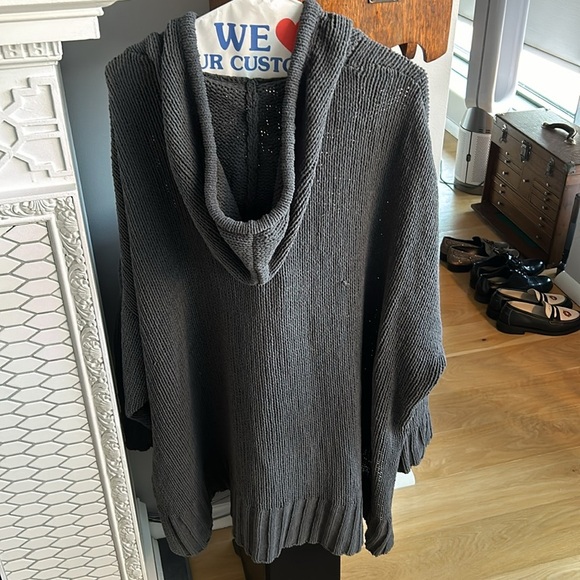 Aerie sweater/sweatshirt - Picture 2 of 4